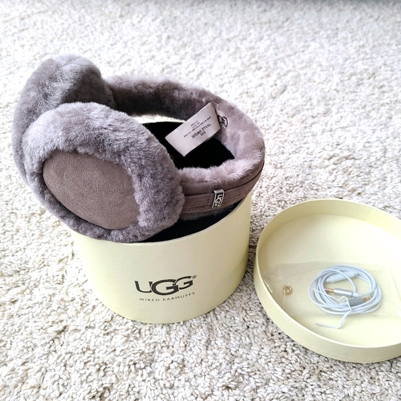 UGG Accessories - Ugg wired earmuffs